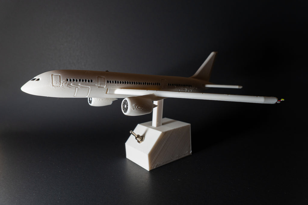 LumaWing Boeing 787 Dreamliner Desk Model with Realistic Aircraft Lighting