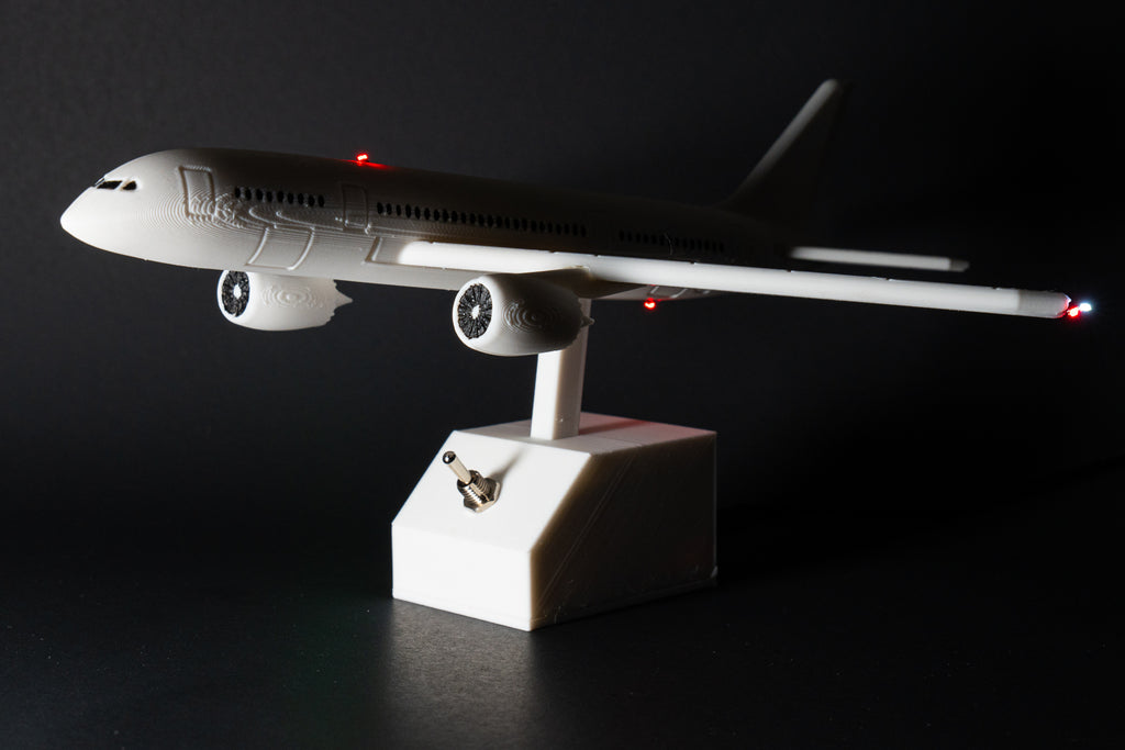 LumaWing Boeing 787 Dreamliner Desk Model with Realistic Aircraft Lighting