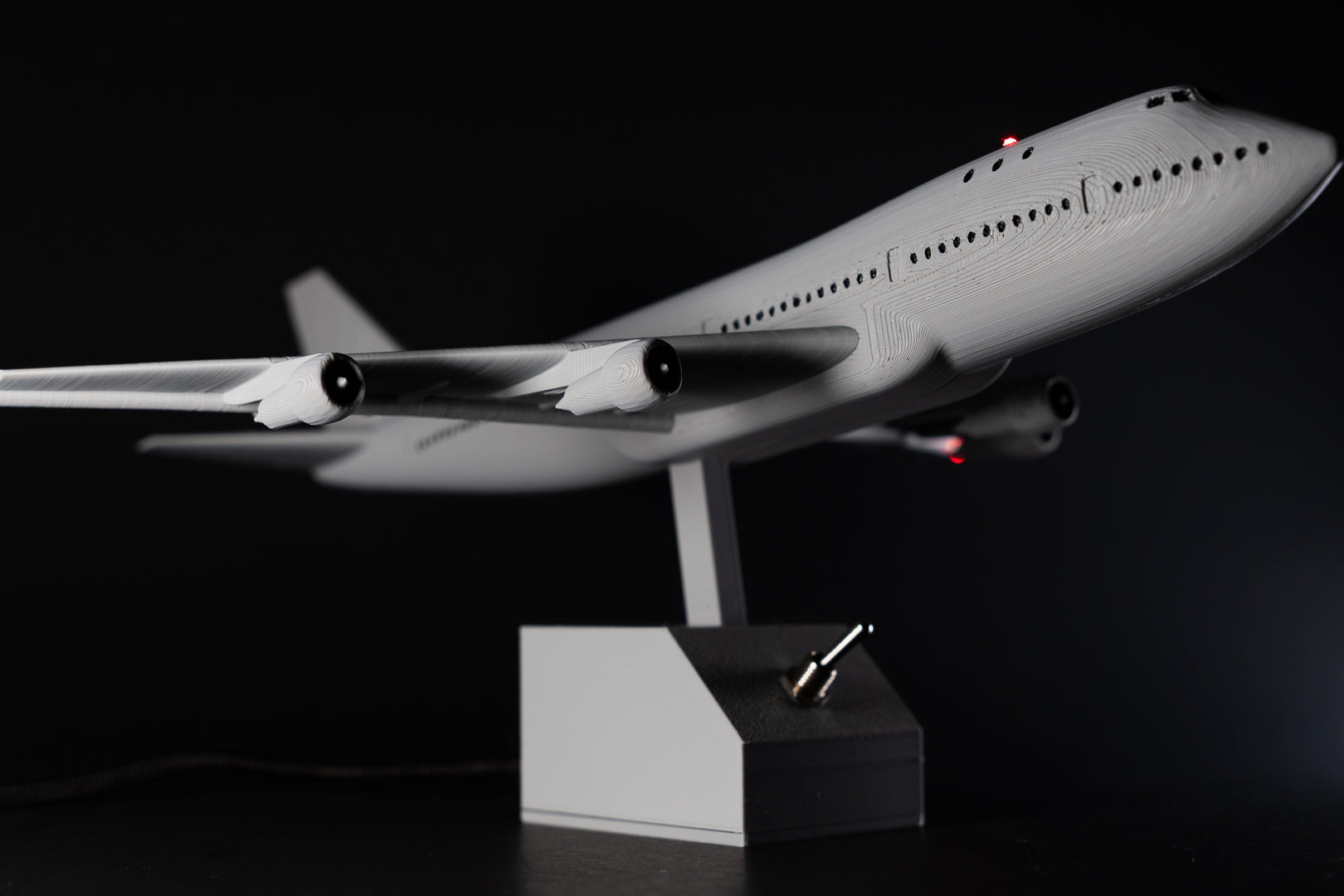 LumaWing Boeing 747 Desk Model with Realistic Aircraft Lighting