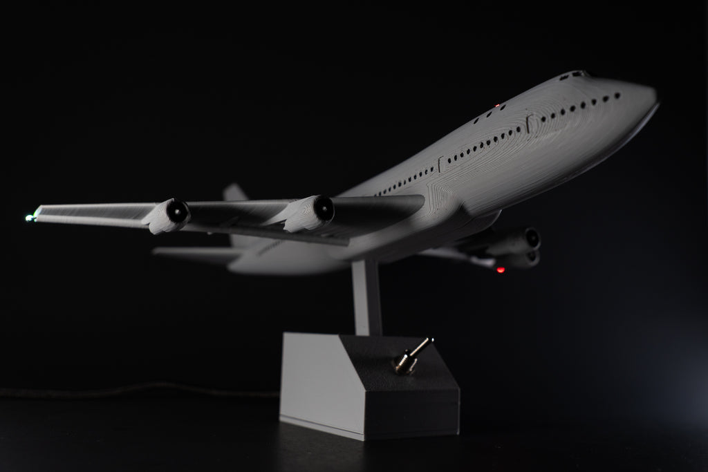 LumaWing Boeing 747 Desk Model with Realistic Aircraft Lighting