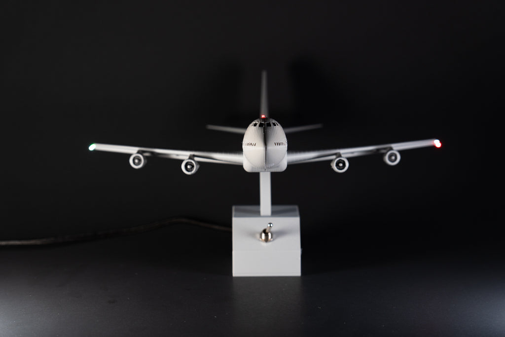 LumaWing Boeing 747 Desk Model with Realistic Aircraft Lighting