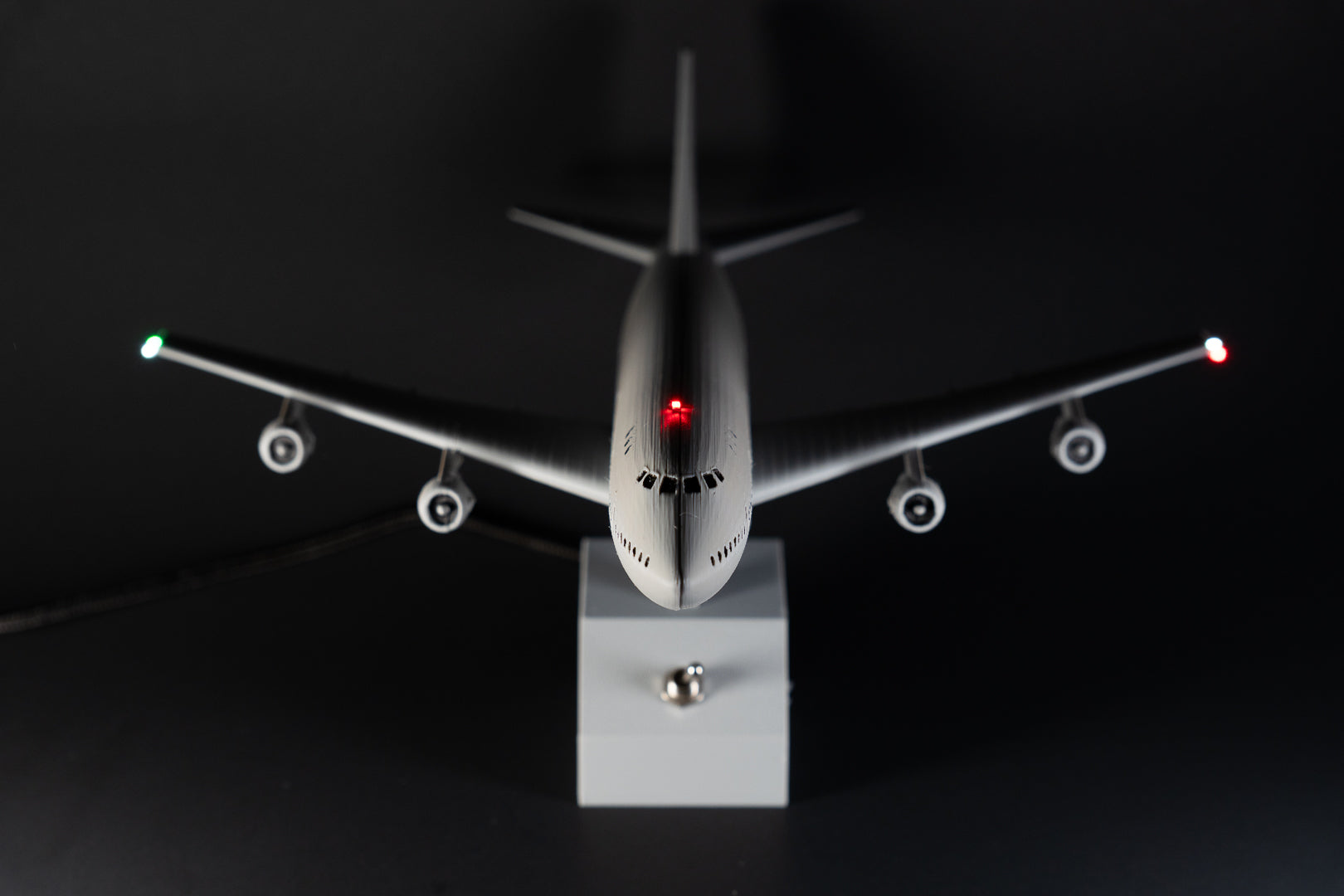 LumaWing Boeing 747 Desk Model with Realistic Aircraft Lighting