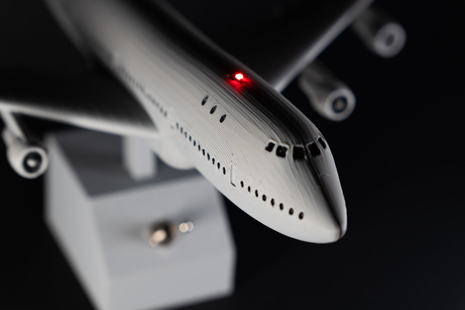 LumaWing Boeing 747 Desk Model with Realistic Aircraft Lighting
